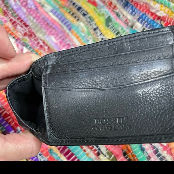 FOSSIL ANDREW BLACK LEATHER WALLET - Picture 9 of 10